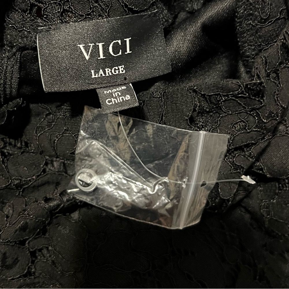 VICI Julietta Black Lace Scalloped Hem Top Women's Large Feminine Romantic NEW - Picture 5 of 6